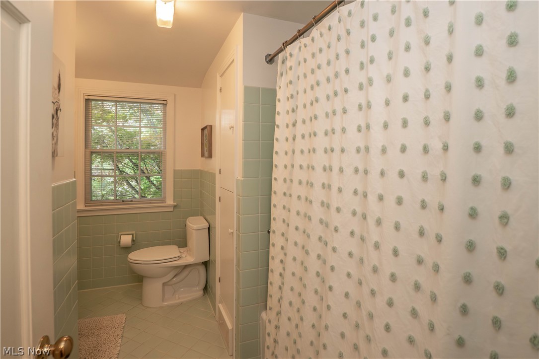 2810 Brentwood Close Northwest Canton, OH 44708 - Photo 37 of 50 Full Bathroom