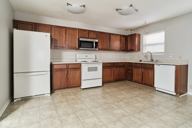 $1,900 | 14169 Clapboard Drive, Noblesville, IN 46060