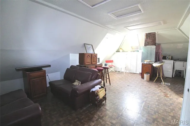 $39,500 | 2718 State Street, East St. Louis, IL 62205