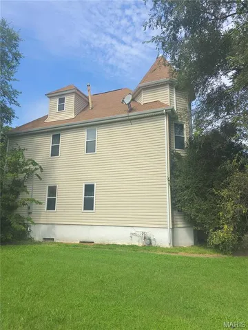 $39,500 | 2718 State Street, East St. Louis, IL 62205