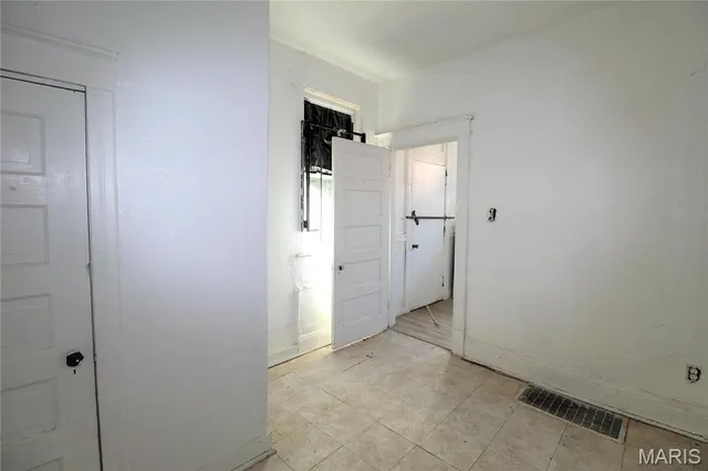 $39,500 | 2718 State Street, East St. Louis, IL 62205