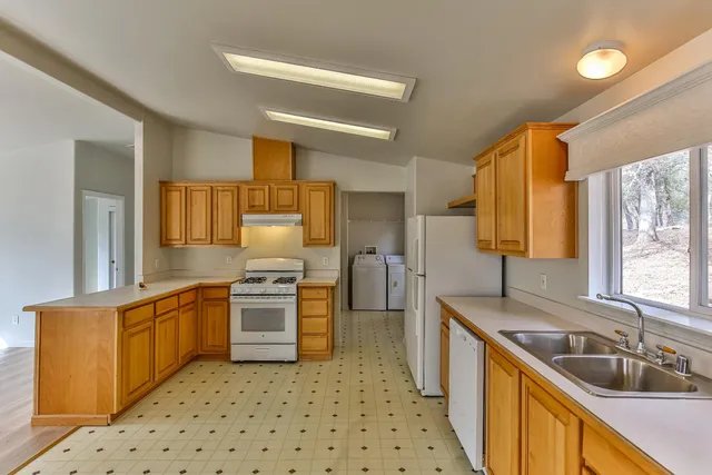 $799,900 | 22422 East Hacienda Drive, Grass Valley, CA 95949