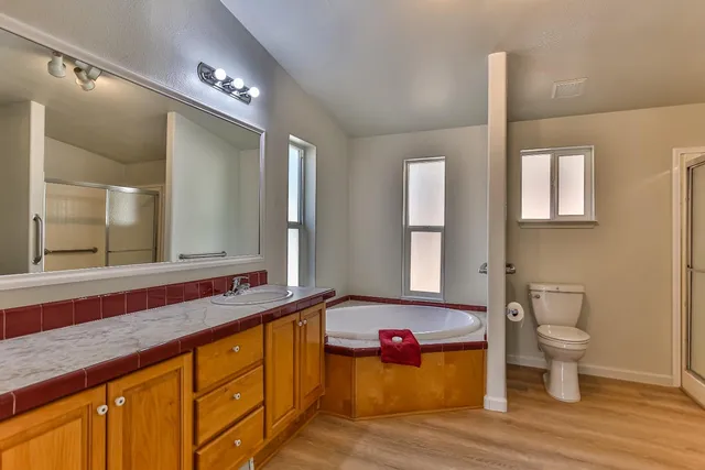 $799,900 | 22422 East Hacienda Drive, Grass Valley, CA 95949