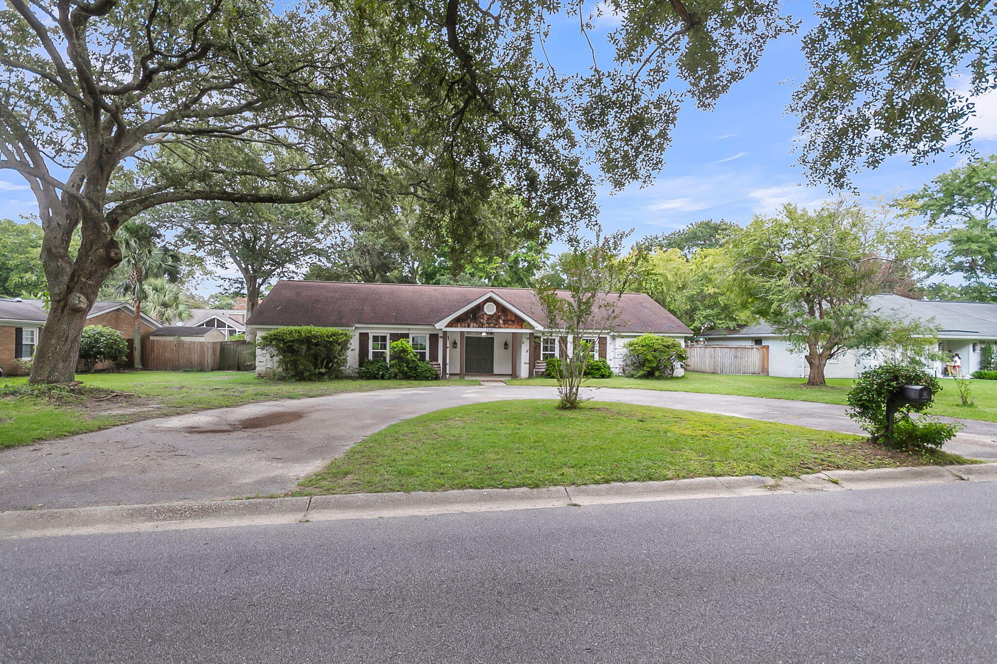 756 Wakendaw Boulevard Mount Pleasant, SC 29464 - Photo 1 of 23 CREM - 756 Wakendaw-1