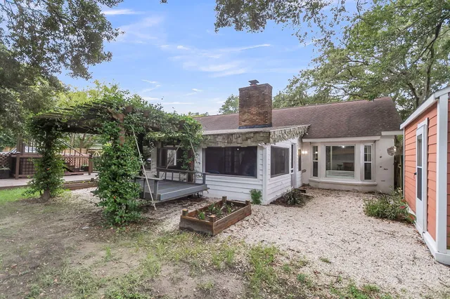 $4,000 | 756 Wakendaw Boulevard, Mount Pleasant, SC 29464