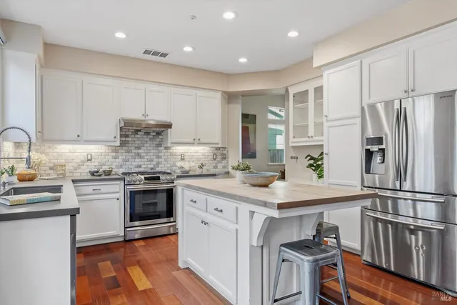 $1,095,000 | 20 Walkabout Lane, Napa, CA 94558