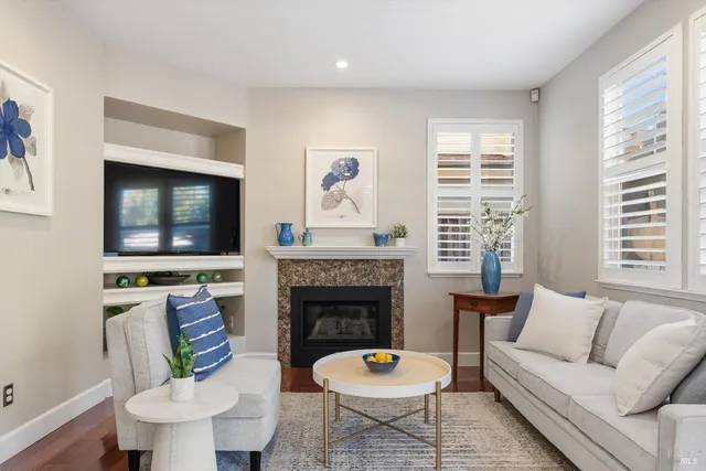 $1,095,000 | 20 Walkabout Lane, Napa, CA 94558