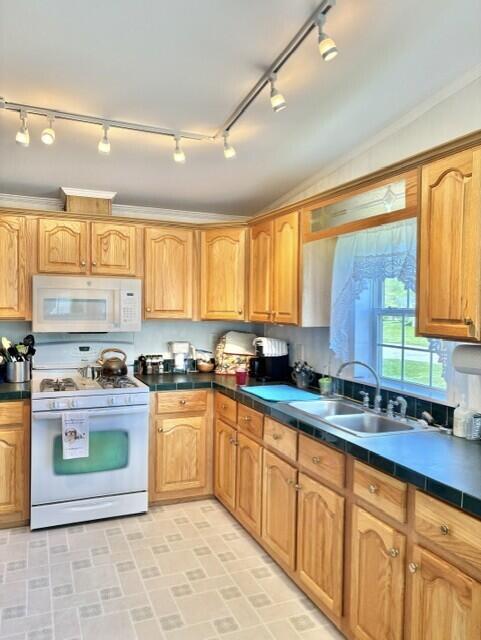 8 Windsor Drive Alfred, ME 04002 - Photo 4 of 23 kitehen 1