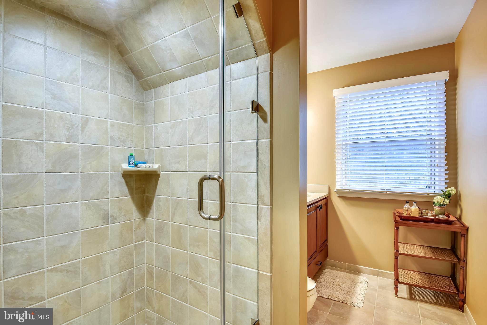 1180 South River Landing Road Edgewater, MD 21037 - Photo 33 of 40 Attractively Appointed Hallway Full Bath