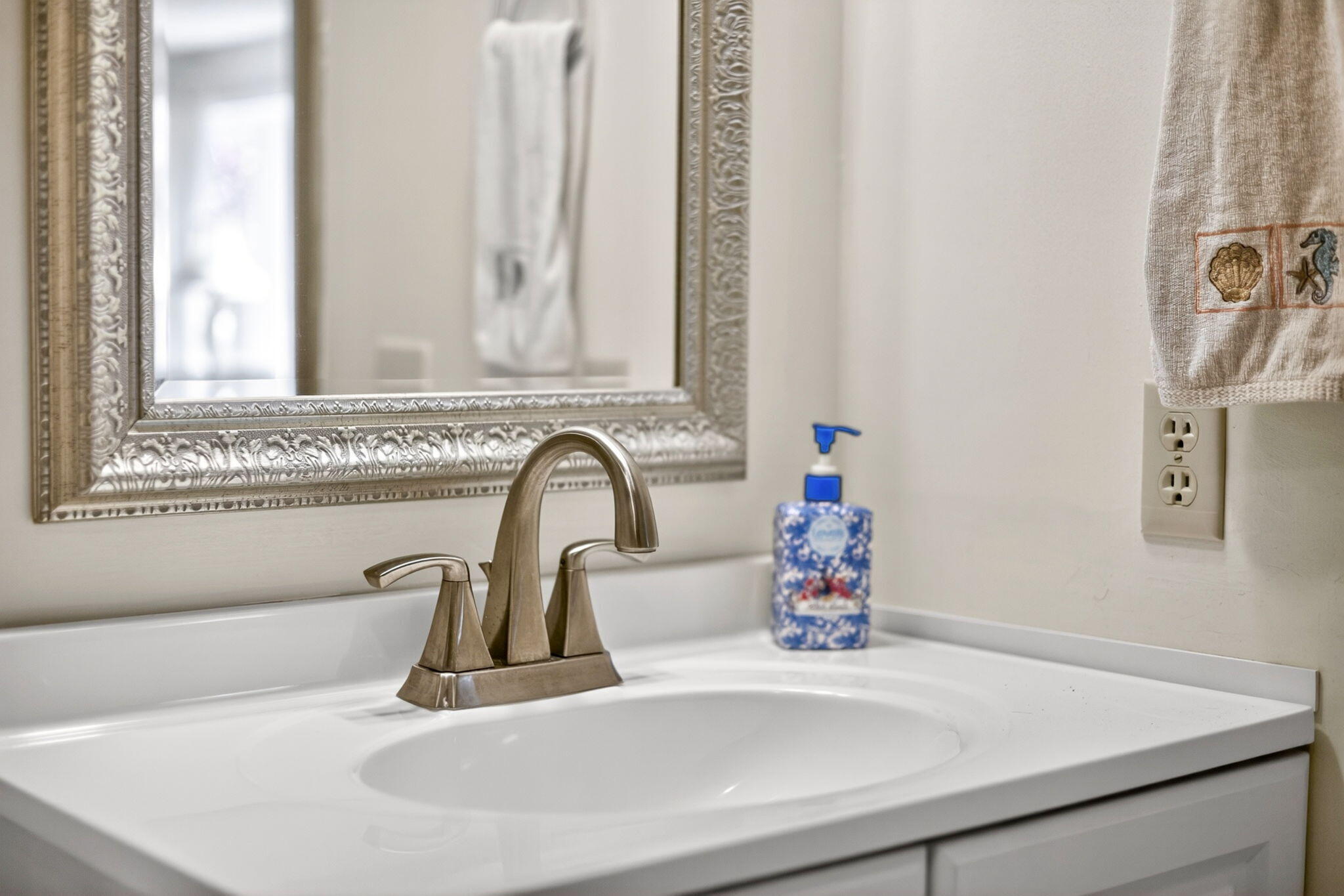 80 Roosevelt Road Cotuit, MA 02635 - Photo 38 of 44 46-B8P0A4463