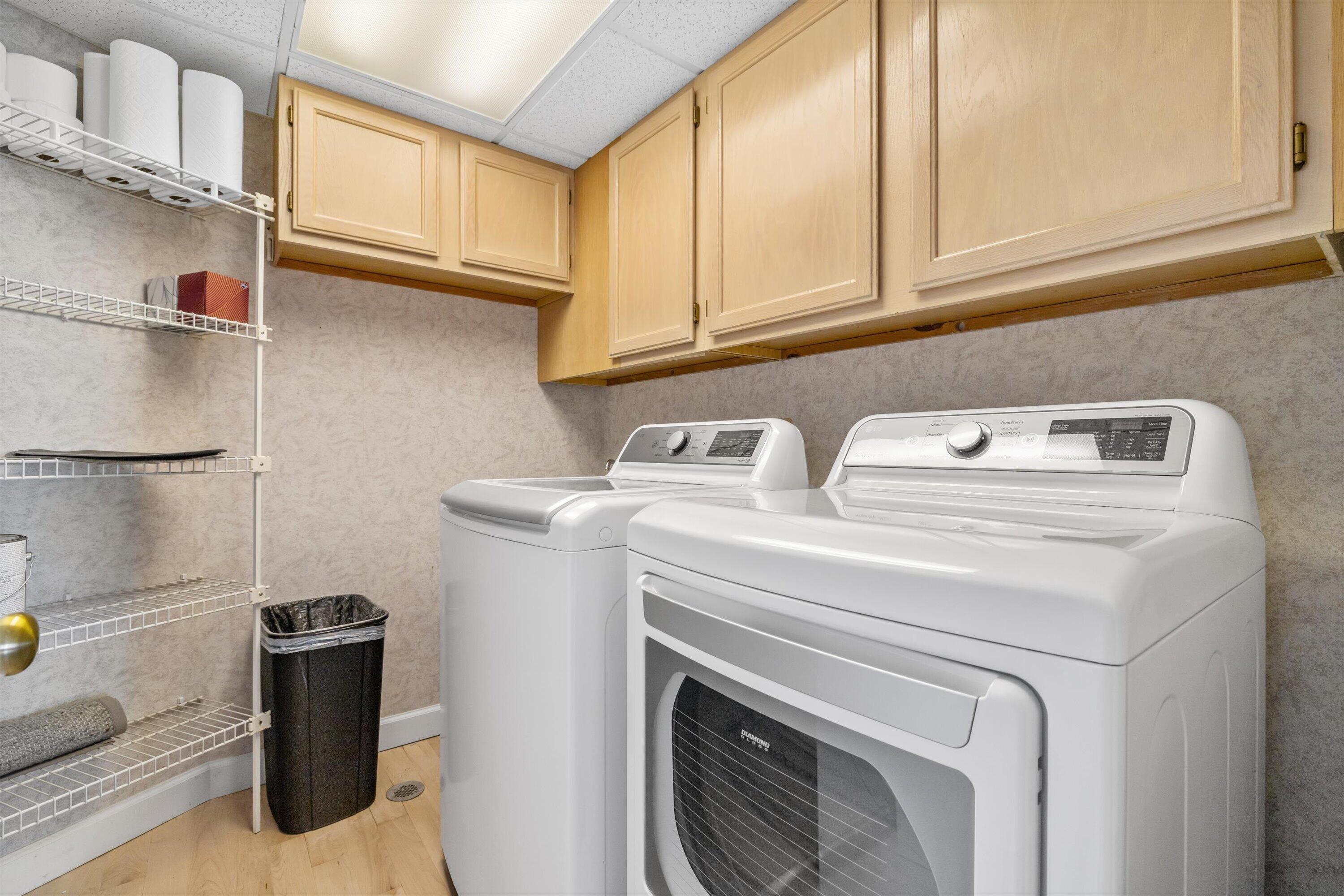 333 Lake Avenue, Unit 807 Racine, WI 53403 - Photo 19 of 57 Main Floor Laundry