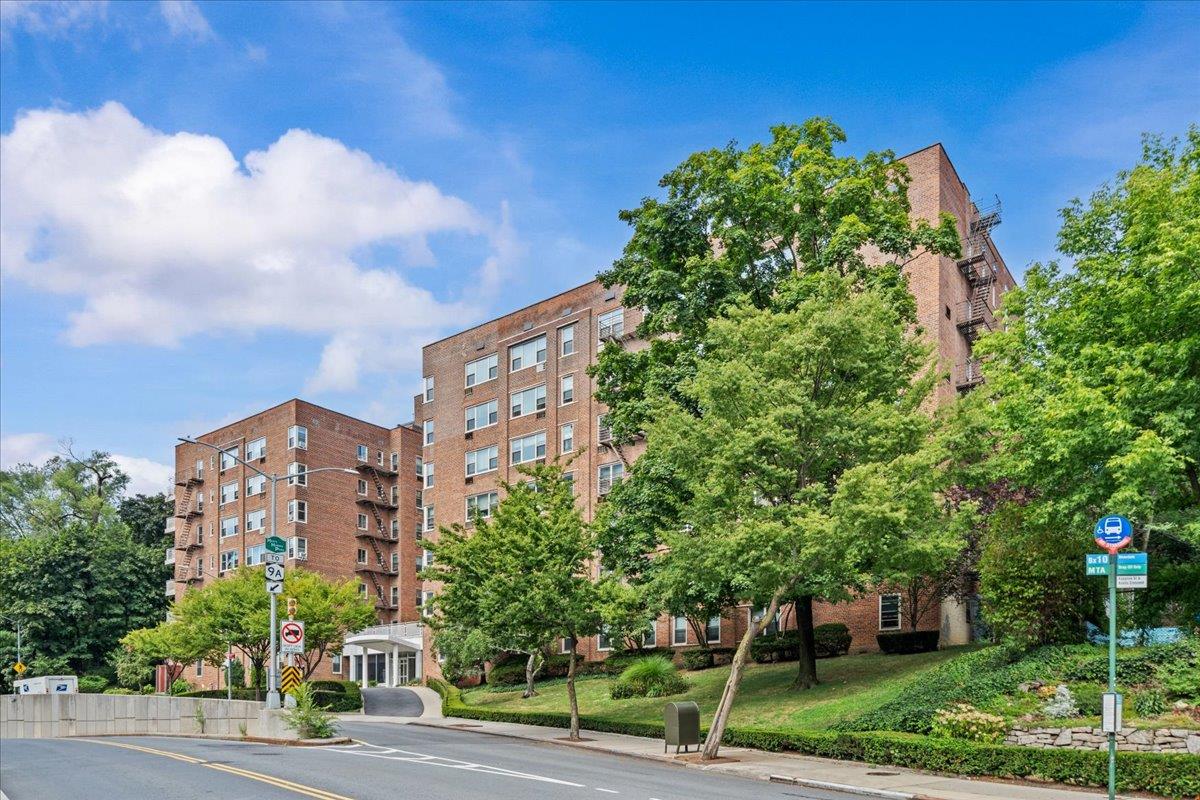 629 Kappock Street, Unit 1N Bronx, NY 10463 - Photo 12 of 12 a view of a city in front of a building