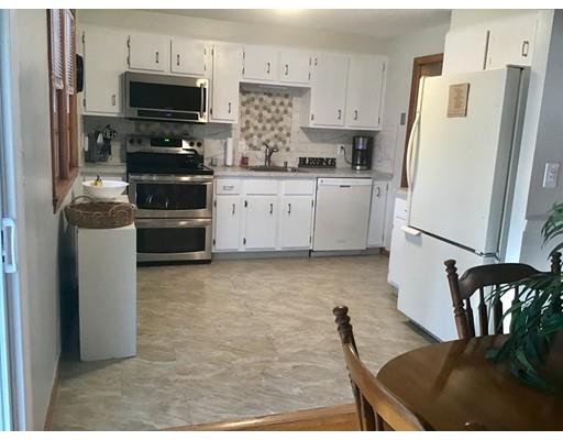 109 Plymouth Road Bellingham, MA 02019 - Photo 8 of 29 Gallery Image 8