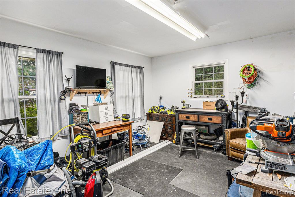 3576 Beach Road Troy, MI 48084 - Photo 27 of 27 Gallery Image 27