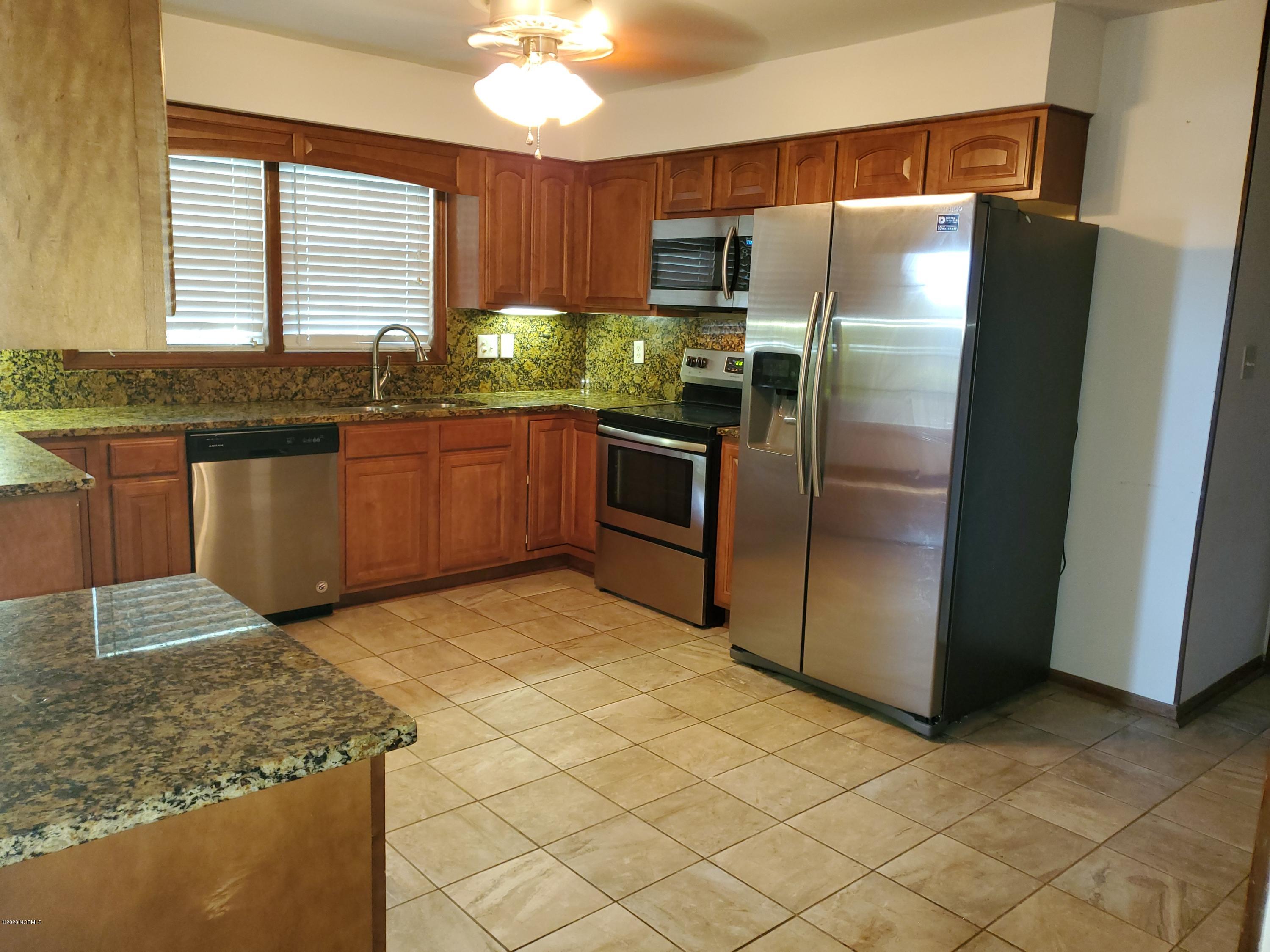 277 Raintree Road Jacksonville, NC 28540 - Photo 10 of 34 20200515_160653