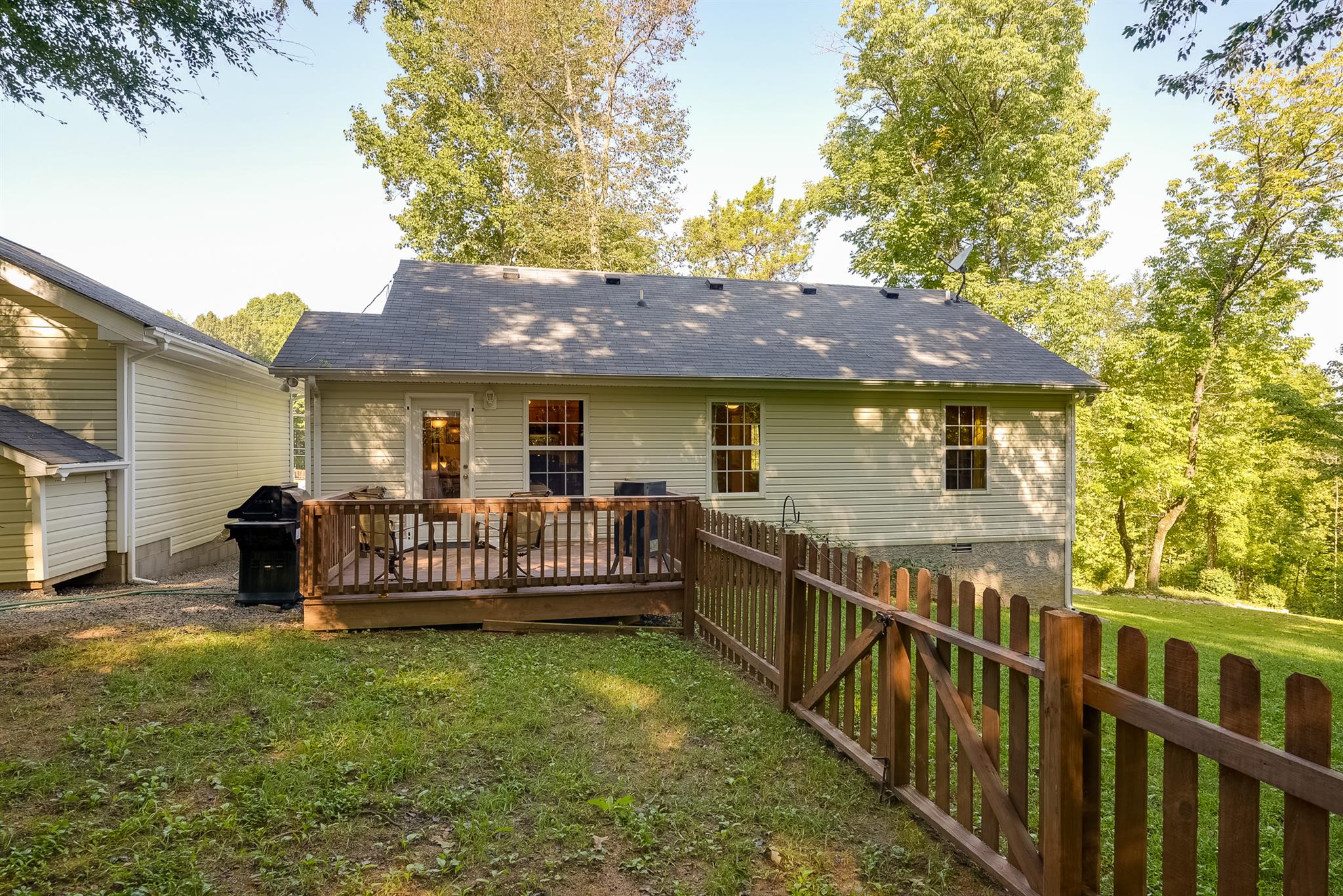 1014 Golden Pond Road Chapmansboro, TN 37035 - Photo 25 of 29 Gallery Image 25