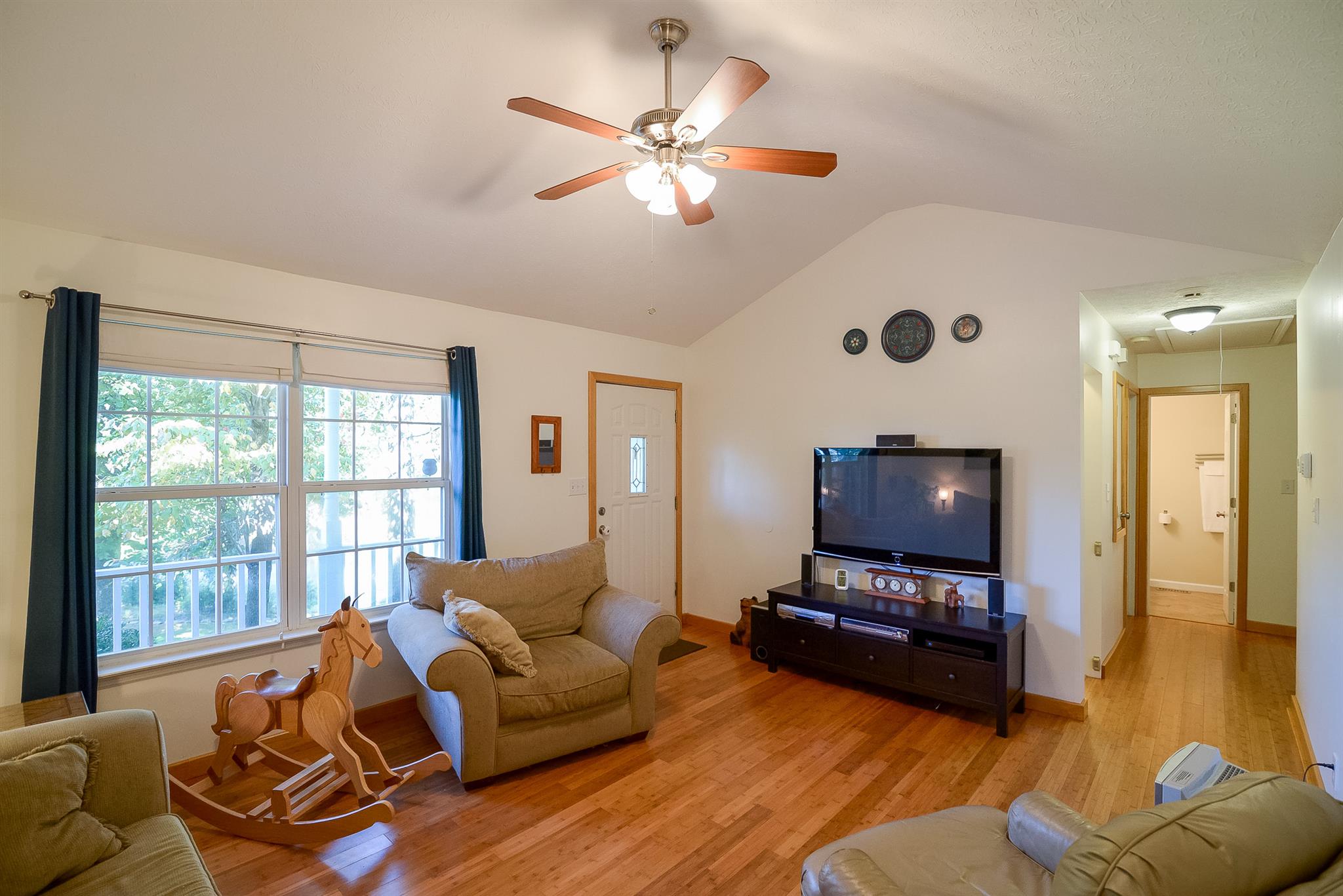 1014 Golden Pond Road Chapmansboro, TN 37035 - Photo 3 of 29 Gallery Image 3