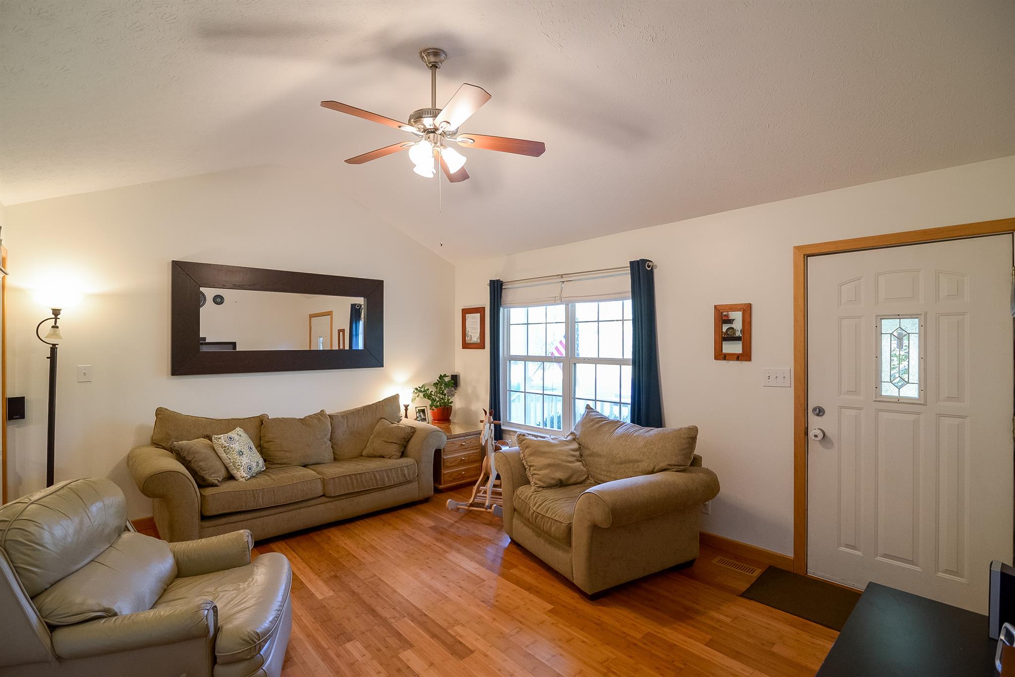 1014 Golden Pond Road Chapmansboro, TN 37035 - Photo 4 of 29 Gallery Image 4