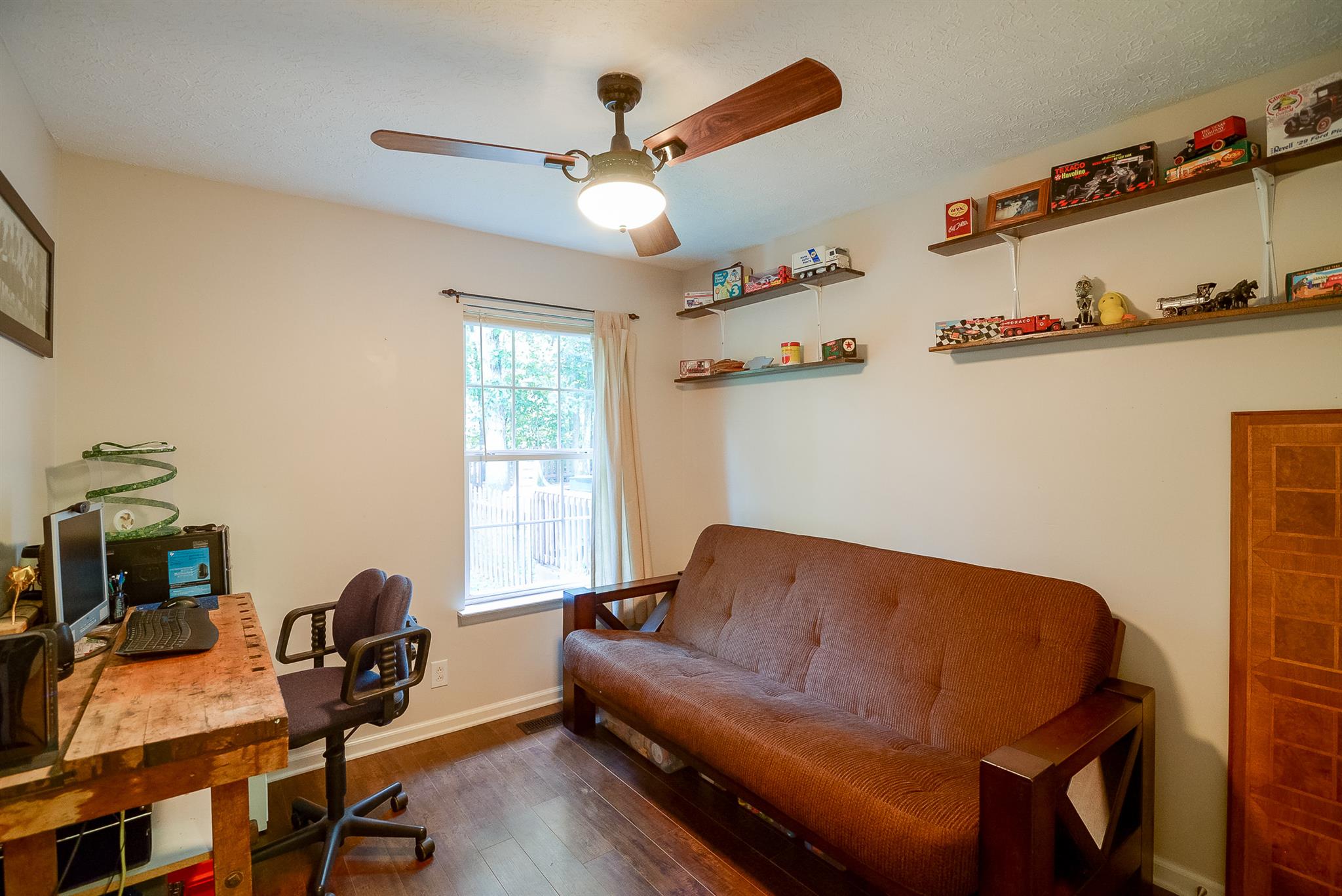 1014 Golden Pond Road Chapmansboro, TN 37035 - Photo 9 of 29 Gallery Image 9