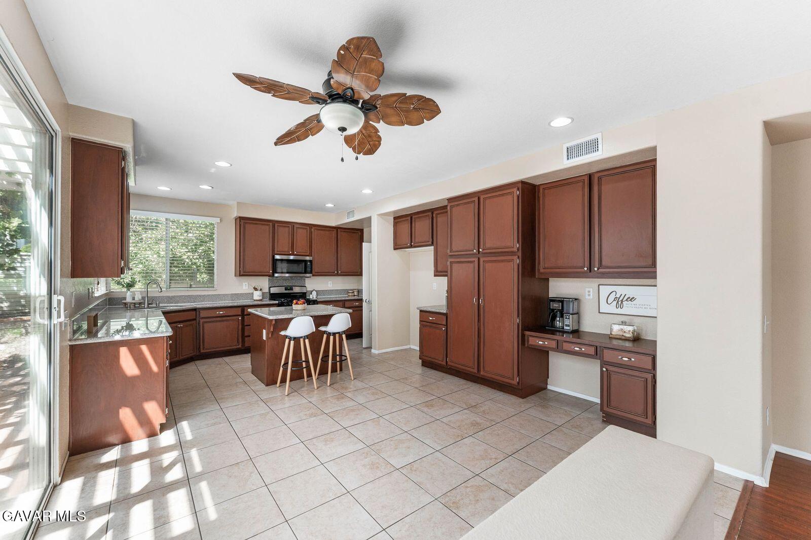 6558 Highbluff Way Lancaster, CA 93536 - Photo 13 of 40 IMG_0038