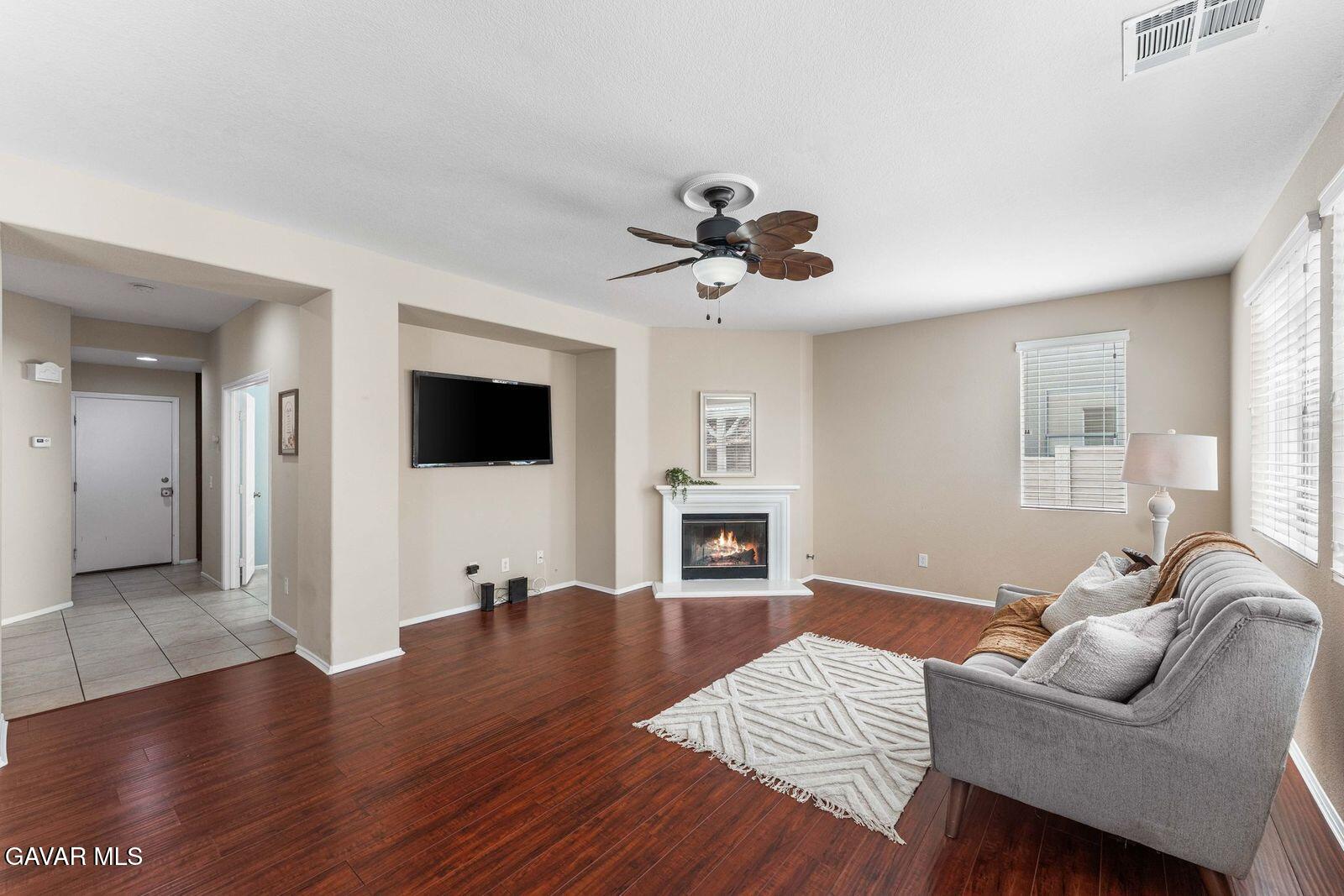 6558 Highbluff Way Lancaster, CA 93536 - Photo 17 of 40 IMG_0034