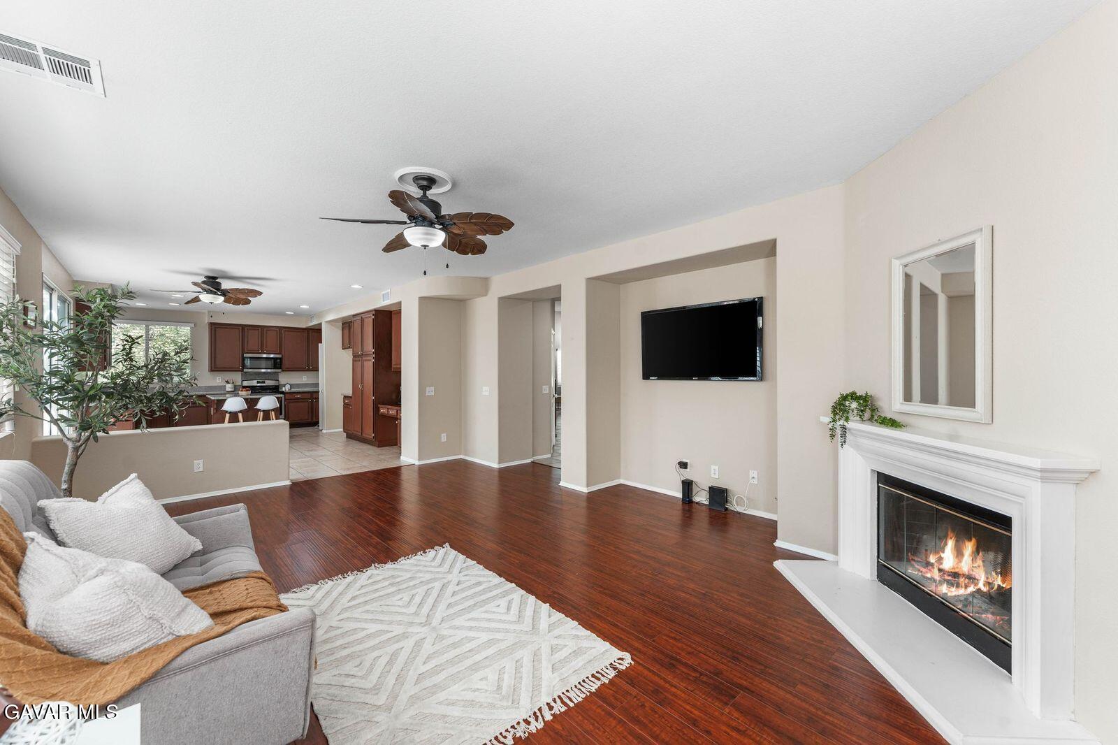 6558 Highbluff Way Lancaster, CA 93536 - Photo 18 of 40 IMG_0035