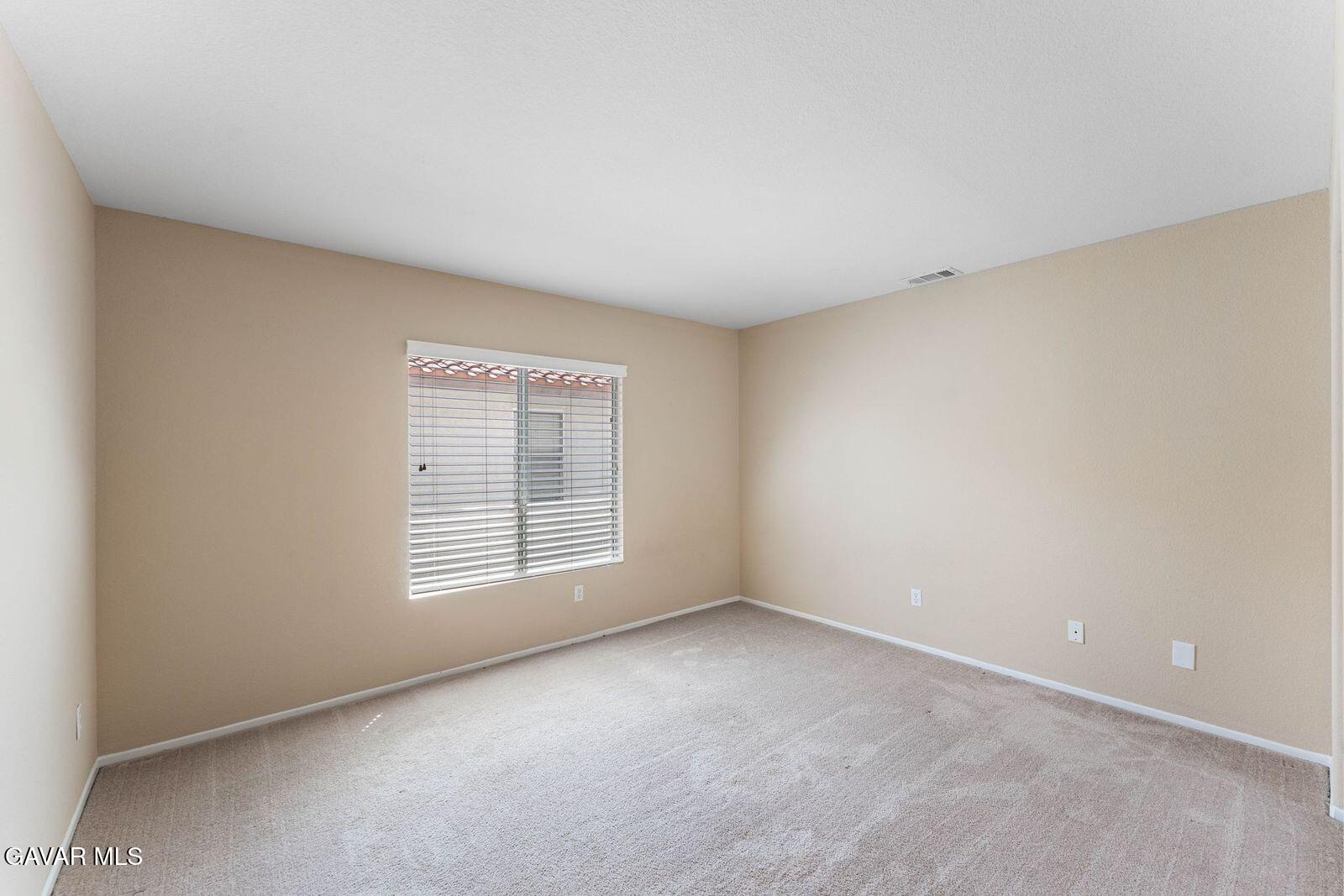 6558 Highbluff Way Lancaster, CA 93536 - Photo 29 of 40 IMG_0051