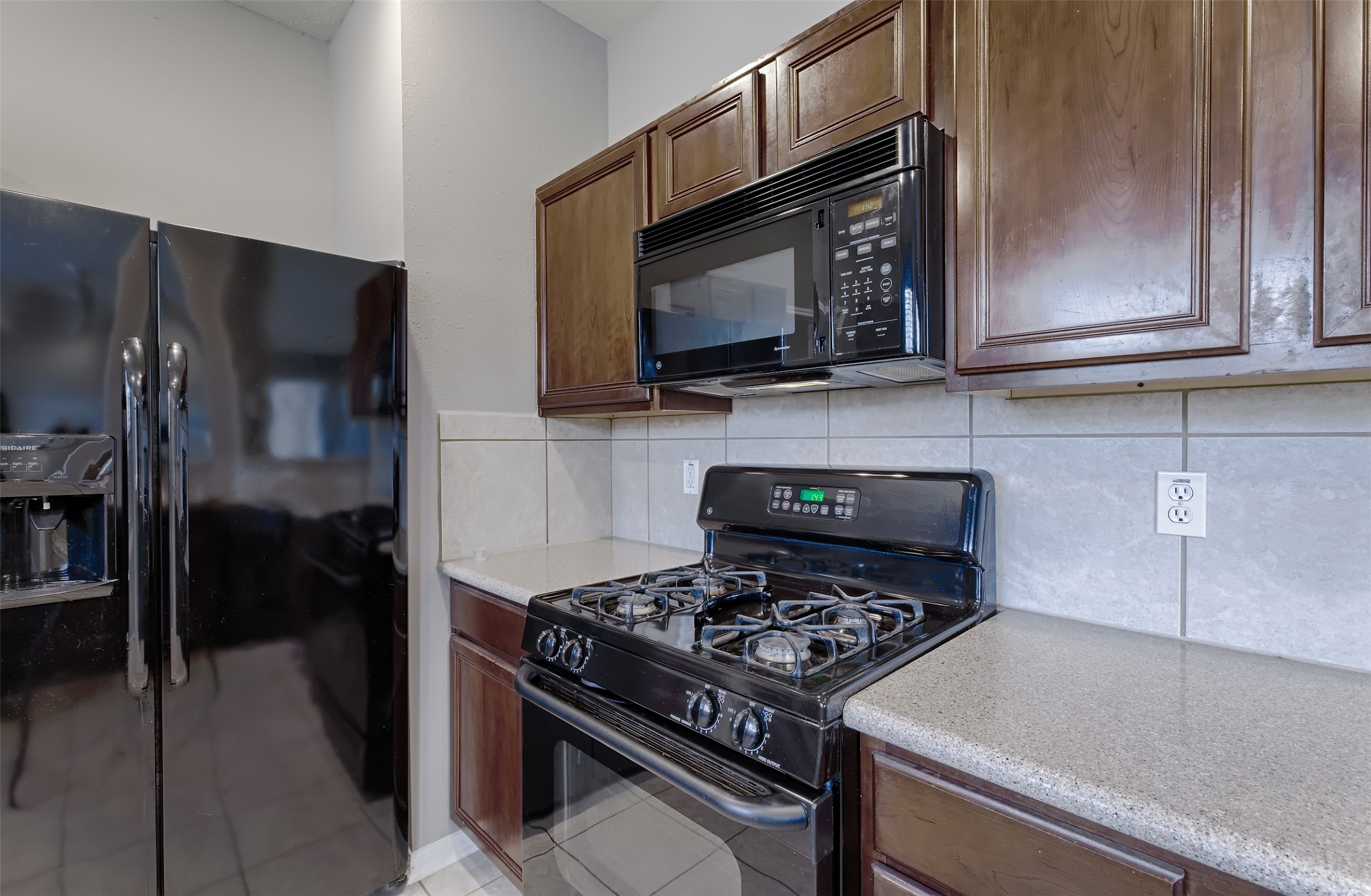 4018 Old Pine Grove Drive Humble, TX 77346 - Photo 8 of 26 Kitchen appliances