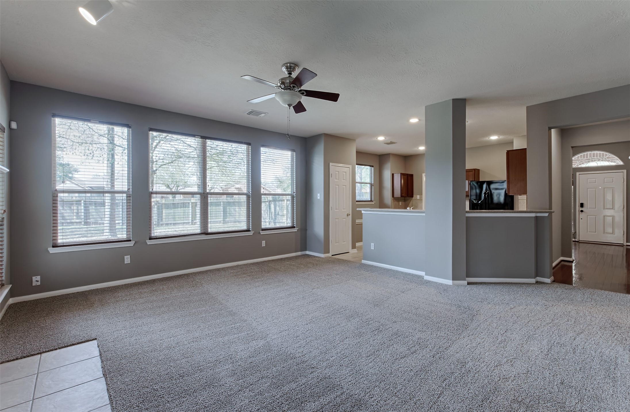 4018 Old Pine Grove Drive Humble, TX 77346 - Photo 10 of 26 Large livingroom