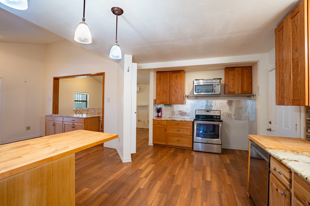 305 Teague Road Kerrville, TX 78028 - Photo 21 of 48