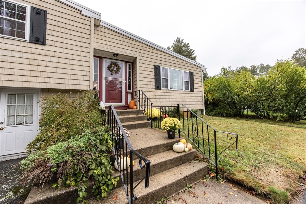 14 Foxhill Road Foxboro, MA 02035 - Photo 3 of 41 Gallery Image 3