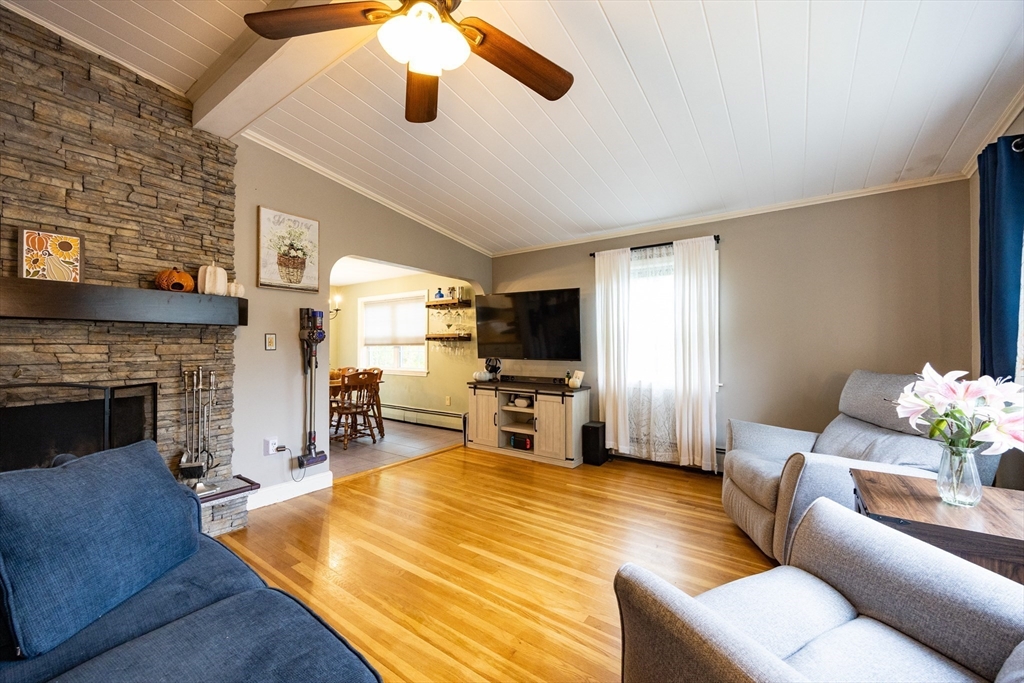 14 Foxhill Road Foxboro, MA 02035 - Photo 7 of 41 Gallery Image 7