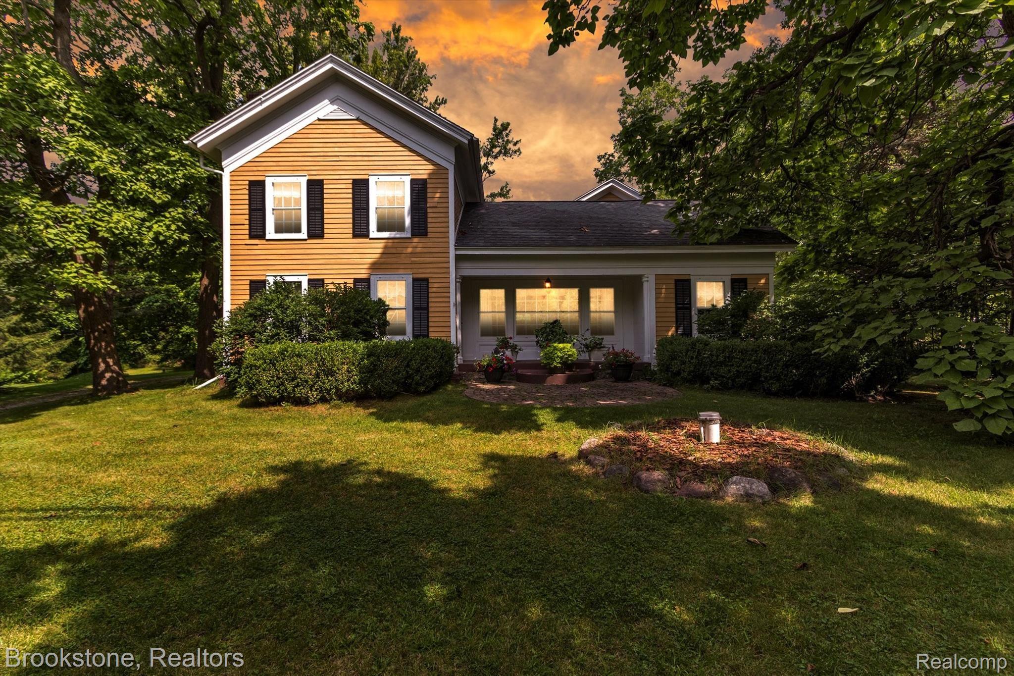 885 East Romeo Road Leonard, MI 48367 - Photo 1 of 60 01--WindowStill-Real-Estate-Photography-1.jpg
