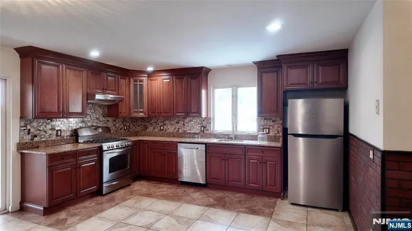 $4,700 | 482 Morningside Avenue, Unit B, Fairview, NJ 07022