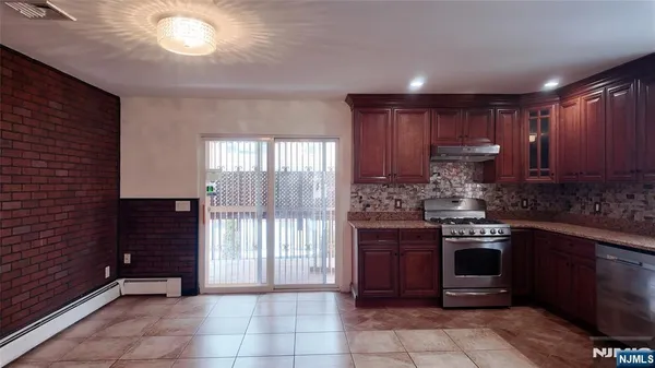 $4,700 | 482 Morningside Avenue, Unit B, Fairview, NJ 07022