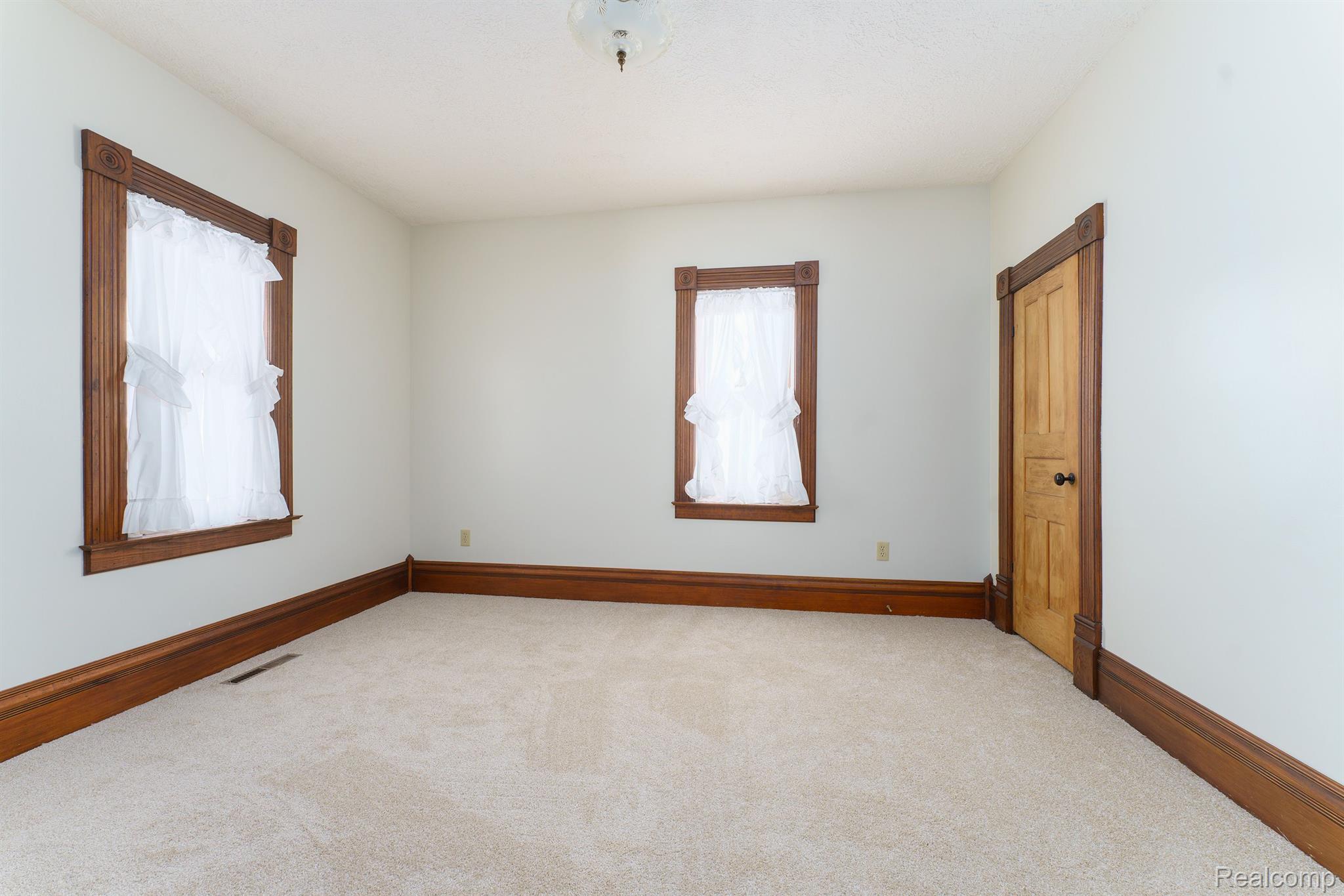 10651 Converse Road Fowlerville, MI 48836 - Photo 6 of 34 Gallery Image 6