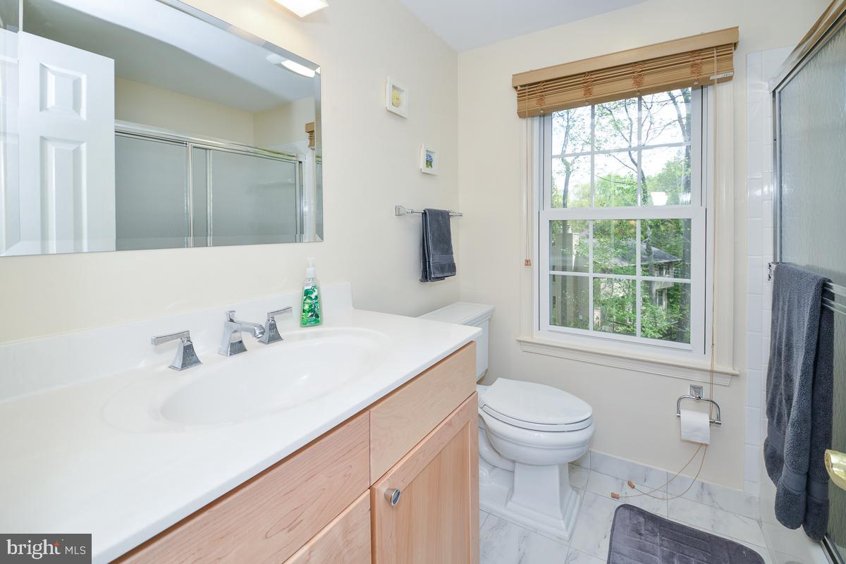 9913 Coffer Woods Road Burke, VA 22015 - Photo 13 of 26 Bath