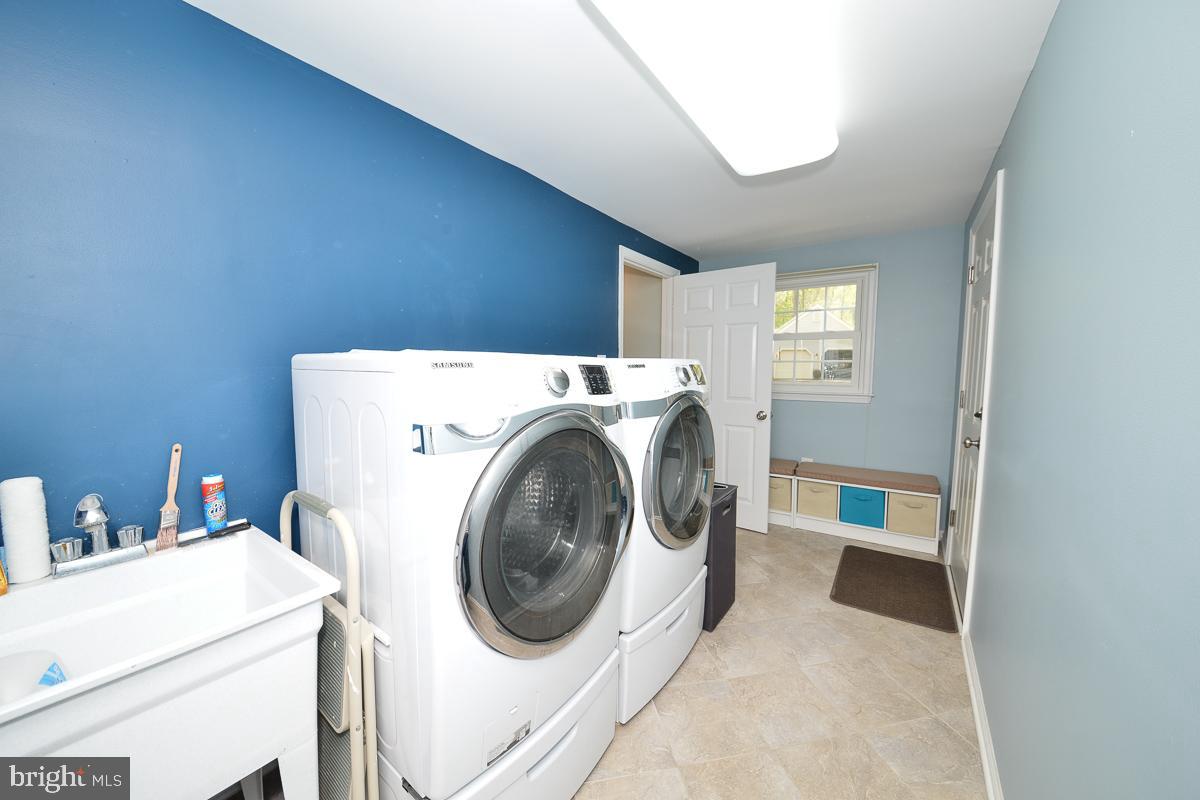 9913 Coffer Woods Road Burke, VA 22015 - Photo 16 of 26 front loading W&D mud room