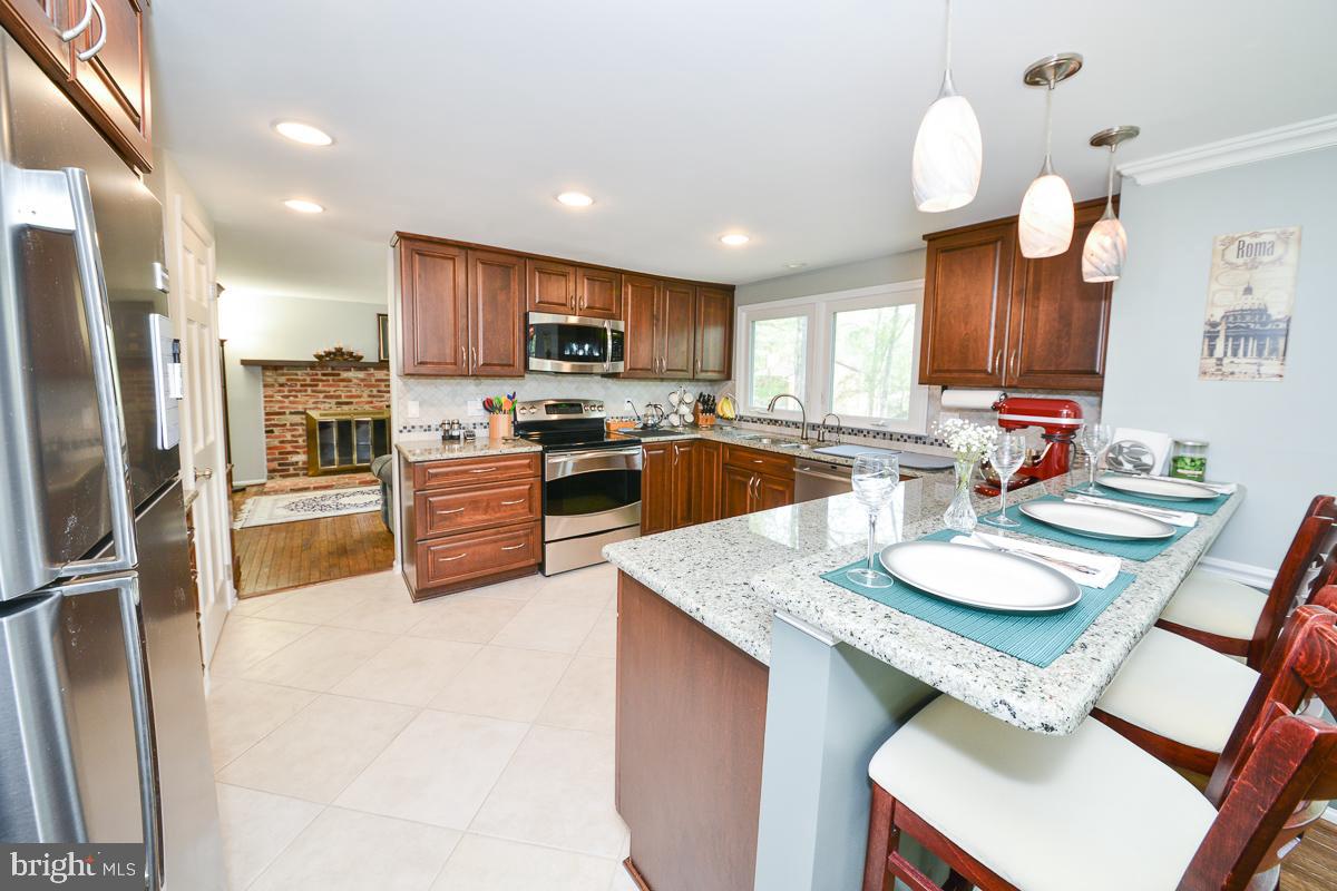 9913 Coffer Woods Road Burke, VA 22015 - Photo 5 of 26 Kitchen