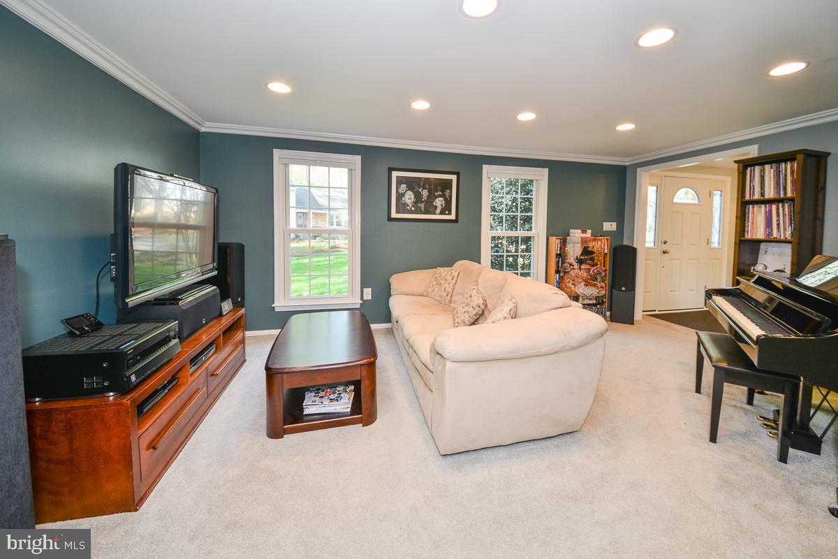 9913 Coffer Woods Road Burke, VA 22015 - Photo 8 of 26 Living Room