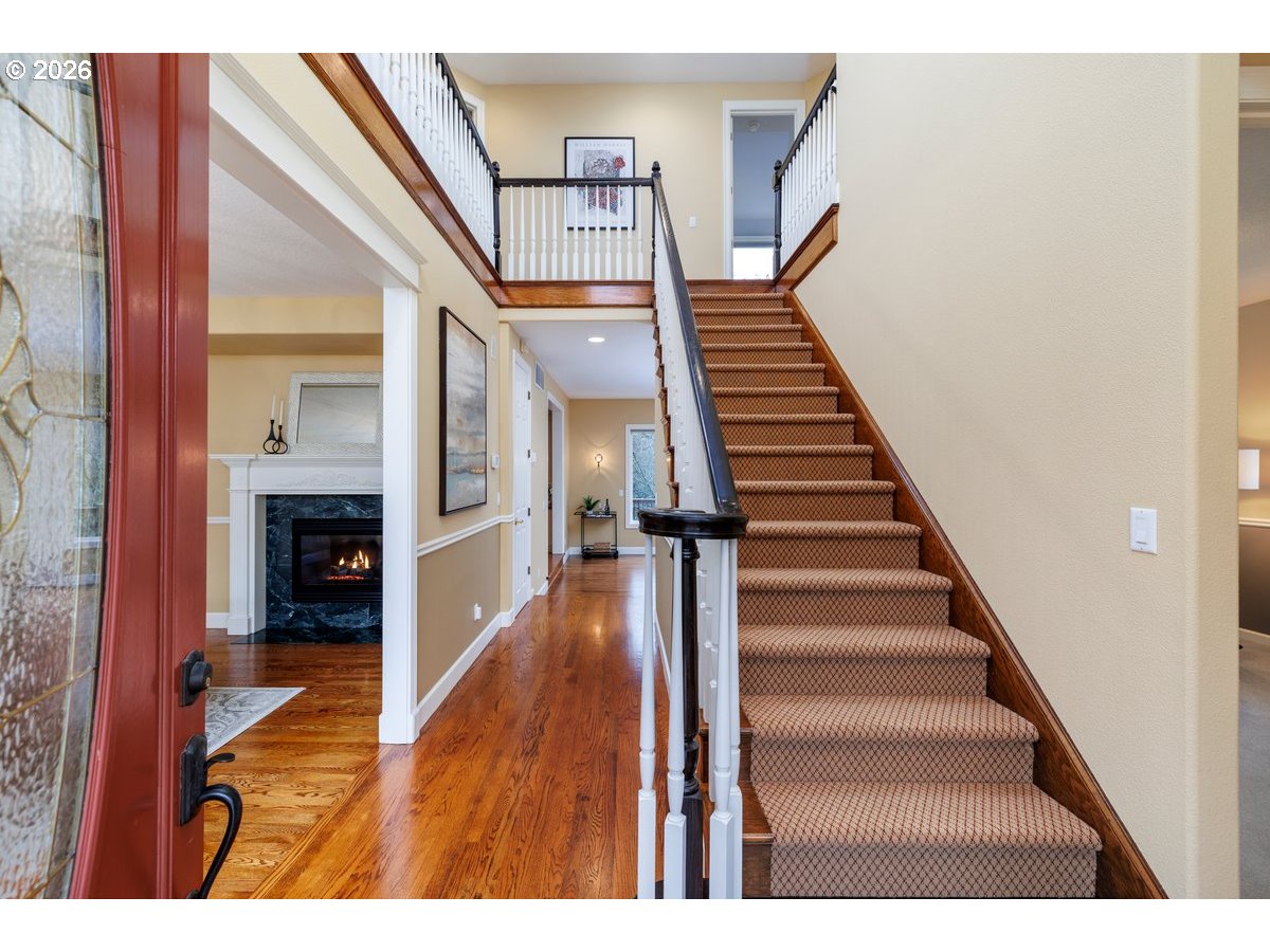 1320 Northwest Park Ridge Lane Portland, OR 97229 - Photo 4 of 41 Entrance/Foyer