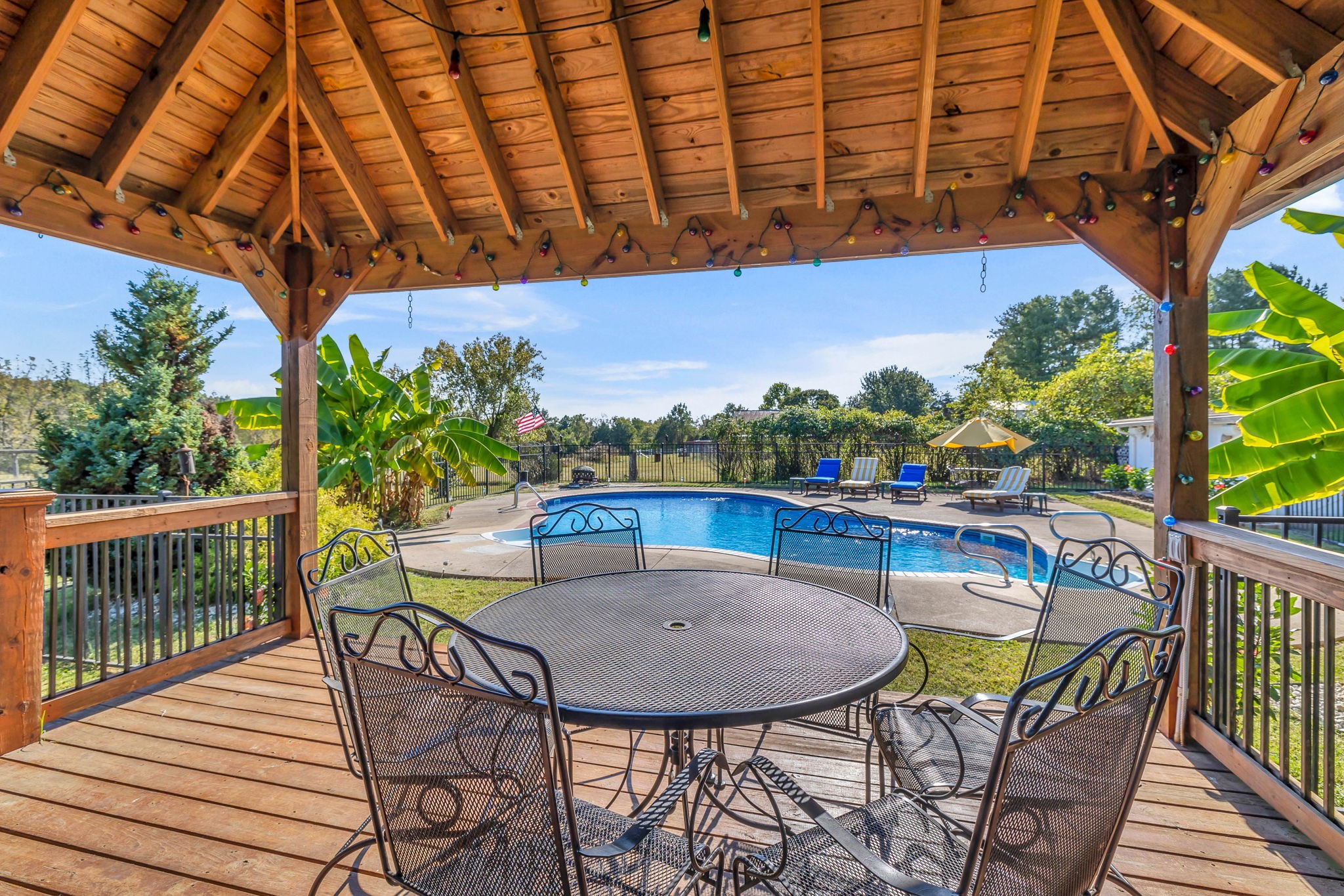 6170 Hickory Ridge Road Lebanon, TN 37090 - Photo 3 of 41 a view of a chairs and table in the balcony