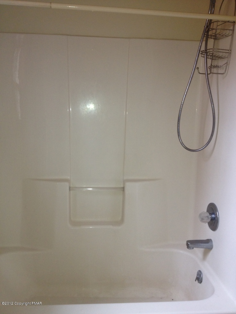 7993 Deerfield Road Tobyhanna, PA 18466 - Photo 12 of 15 bath2