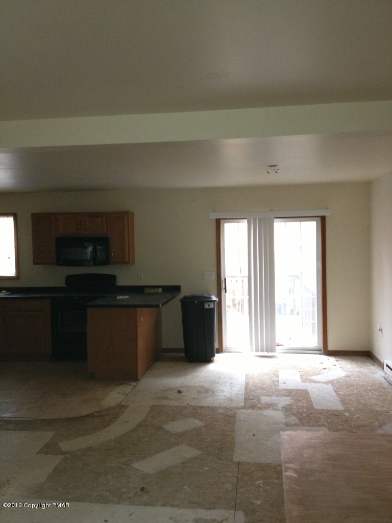 7993 Deerfield Road Tobyhanna, PA 18466 - Photo 14 of 15 livingdining