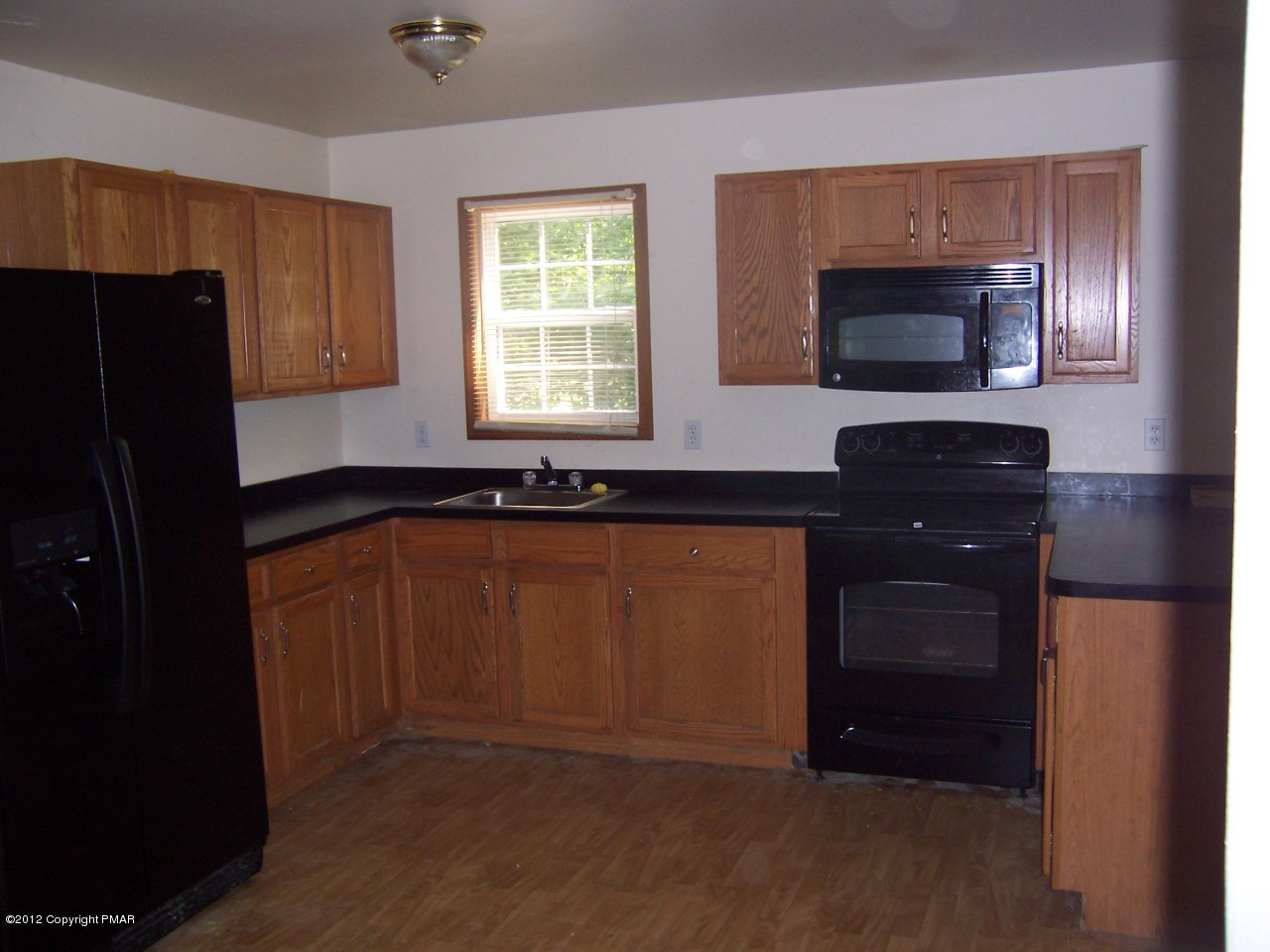 7993 Deerfield Road Tobyhanna, PA 18466 - Photo 3 of 15 kitchen