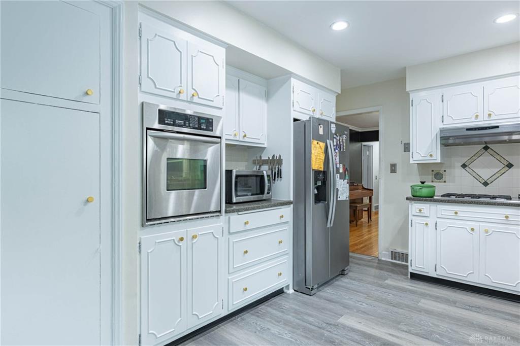 3225 Atherton Road Kettering, OH 45409 - Photo 13 of 38