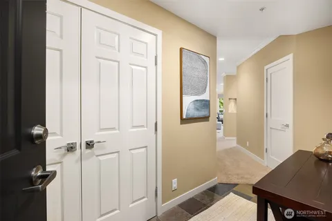 $955,000 | 615 6th Street, Unit 201, Kirkland, WA 98033