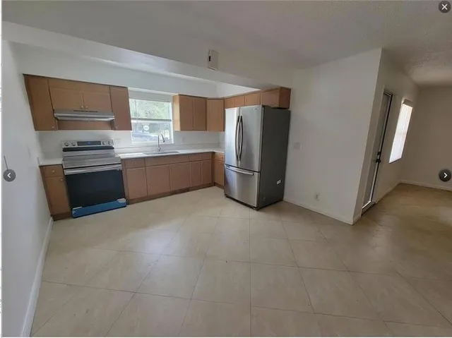 $2,400 | 8071 Northwest 44th Court, Unit 2, Coral Springs, FL 33065