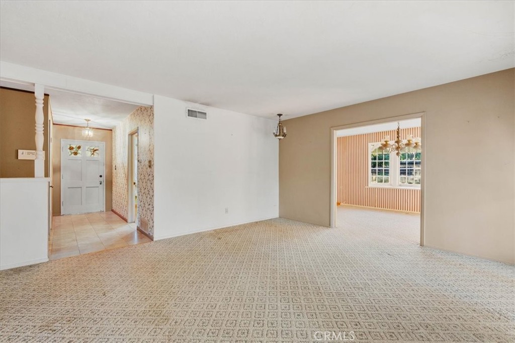 2807 Wyoming Way Riverside, CA 92506 - Photo 6 of 40 a view of an empty room