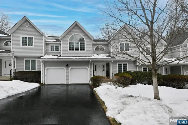 $969,000 | 15 Drake Drive, Unit G2, Hillsdale, NJ 07642